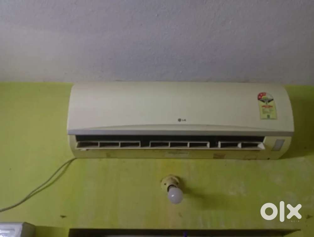 Men's Bachelor room 1 vacancy available