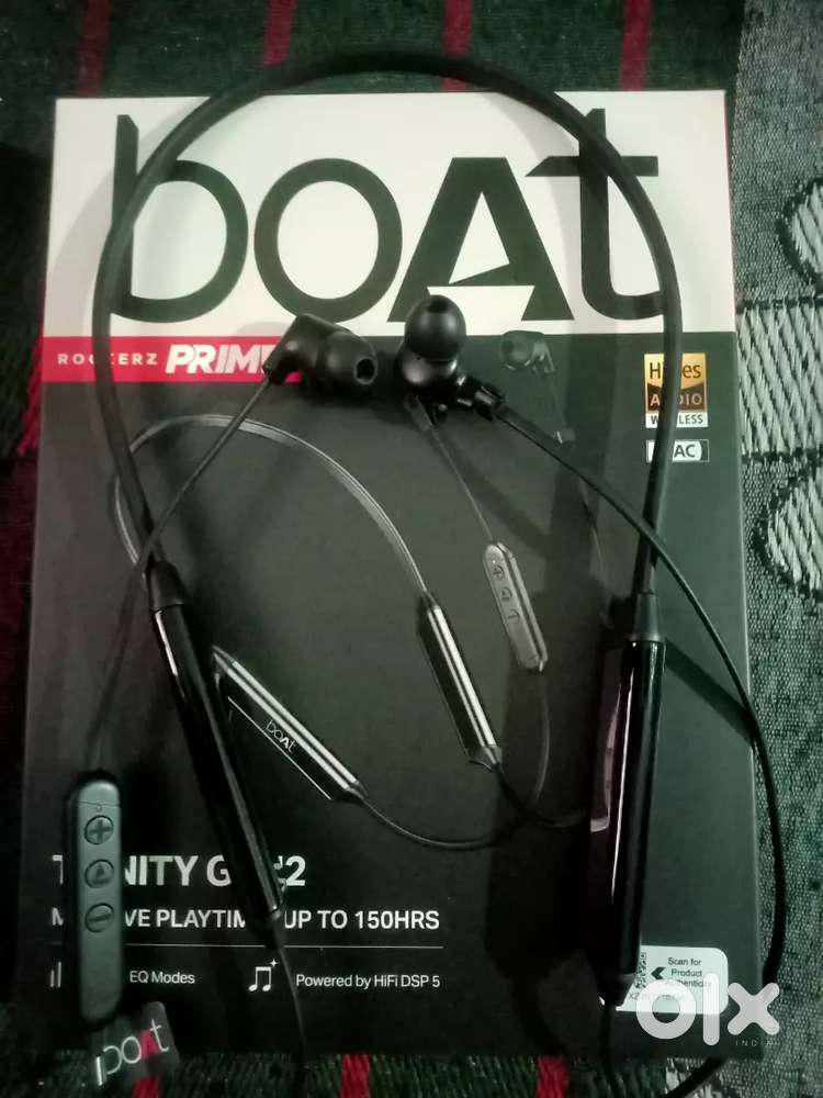 Boat Rockerz Neckband In Very Low Price. Only 15 Days Old . Original