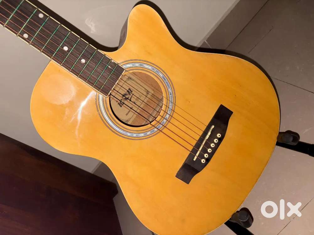 Icon Guitar with stand