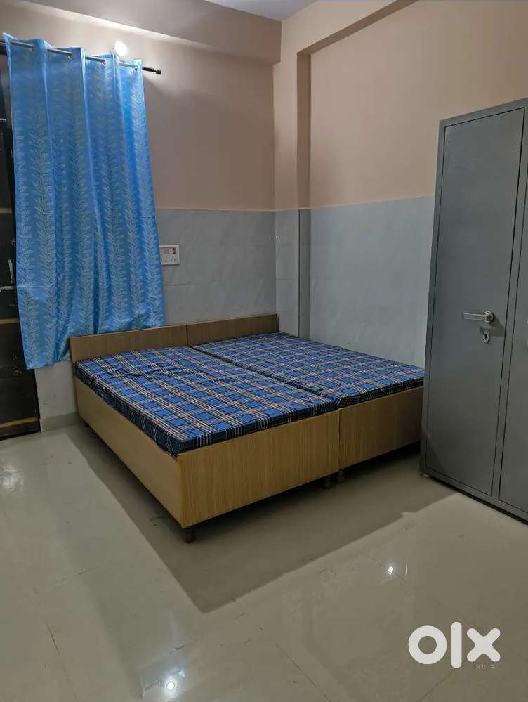 No brokerage  1 Room Set Seperate Near HCL technologies sector 126