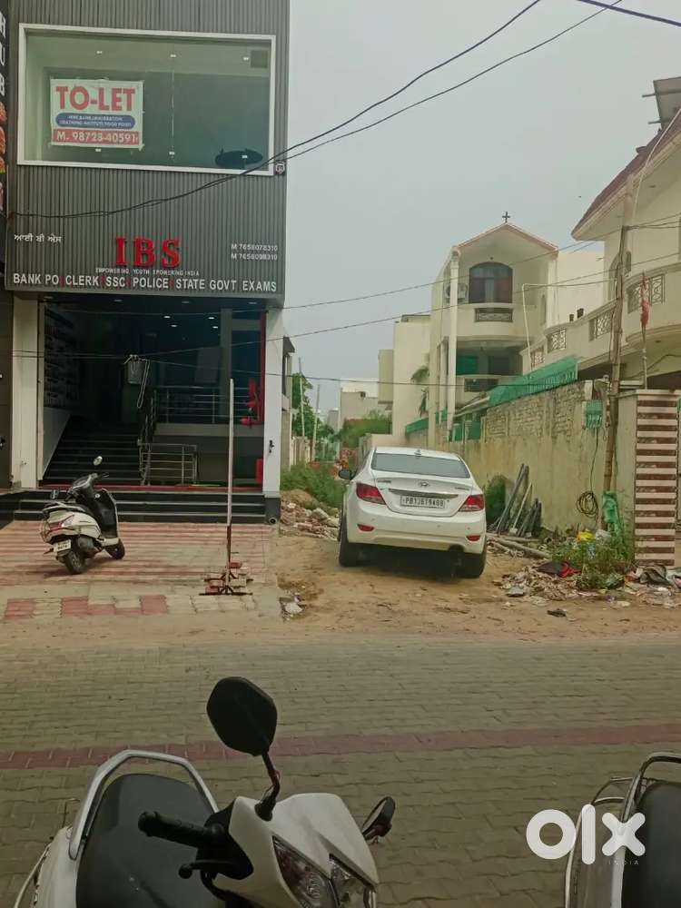 2nd floor for rent with good parking space and institute market