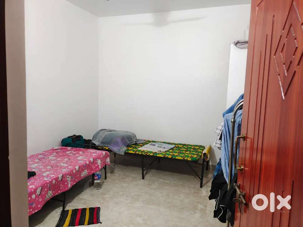 Working Roommate Needed