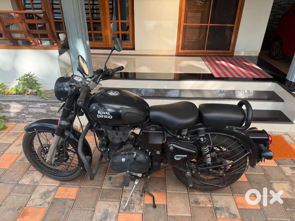 Royal enfield stealth black