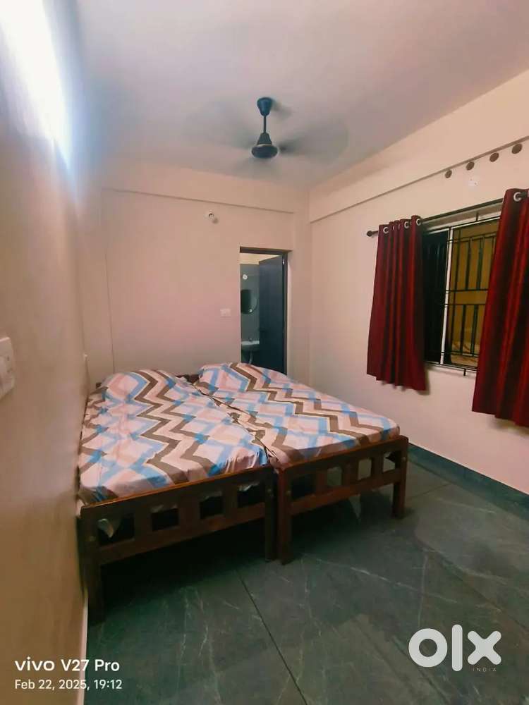 FAMILY & 2 LADYS - 1BHK FURNISHED APARTMENT RENT AT KAKKANAD JN