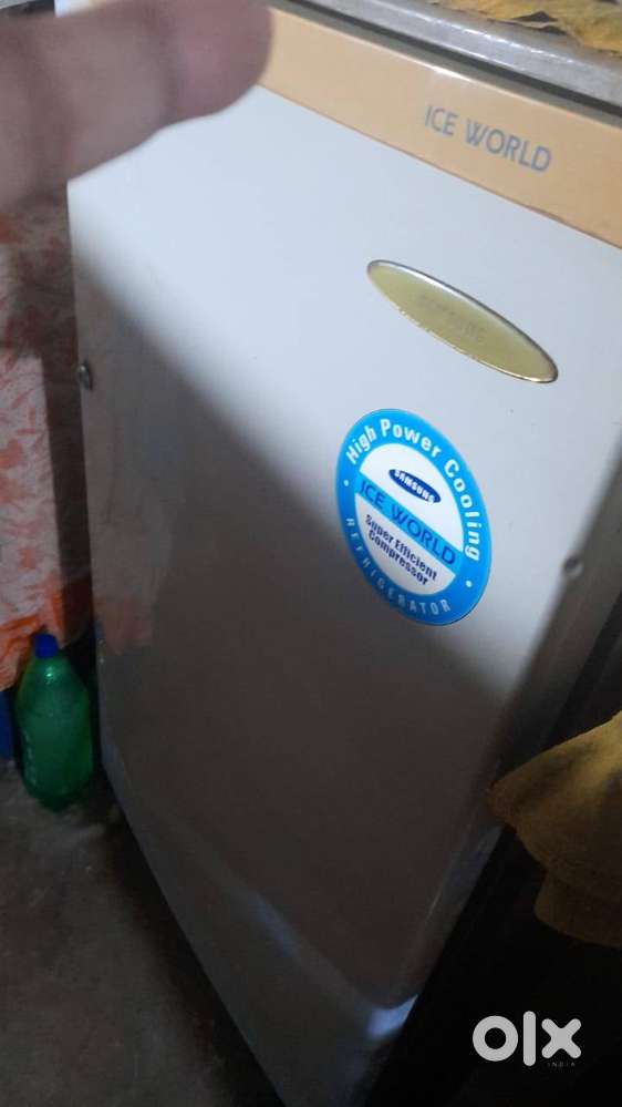 SAMSUNG DIRECT COOL REFRIGERATOR 10 YEARS OLD, MINT CONDITION 190 LTR