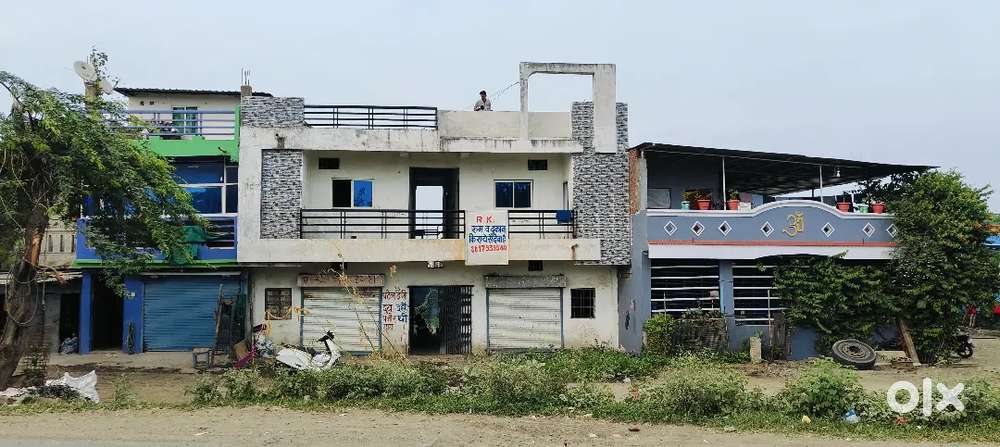 Room and shop for rent