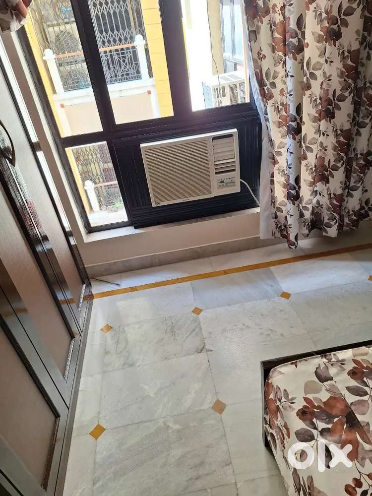 1 ton window ac hitachi and voltas