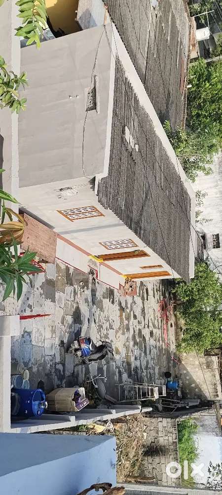 Mt roof house with 3 rooms