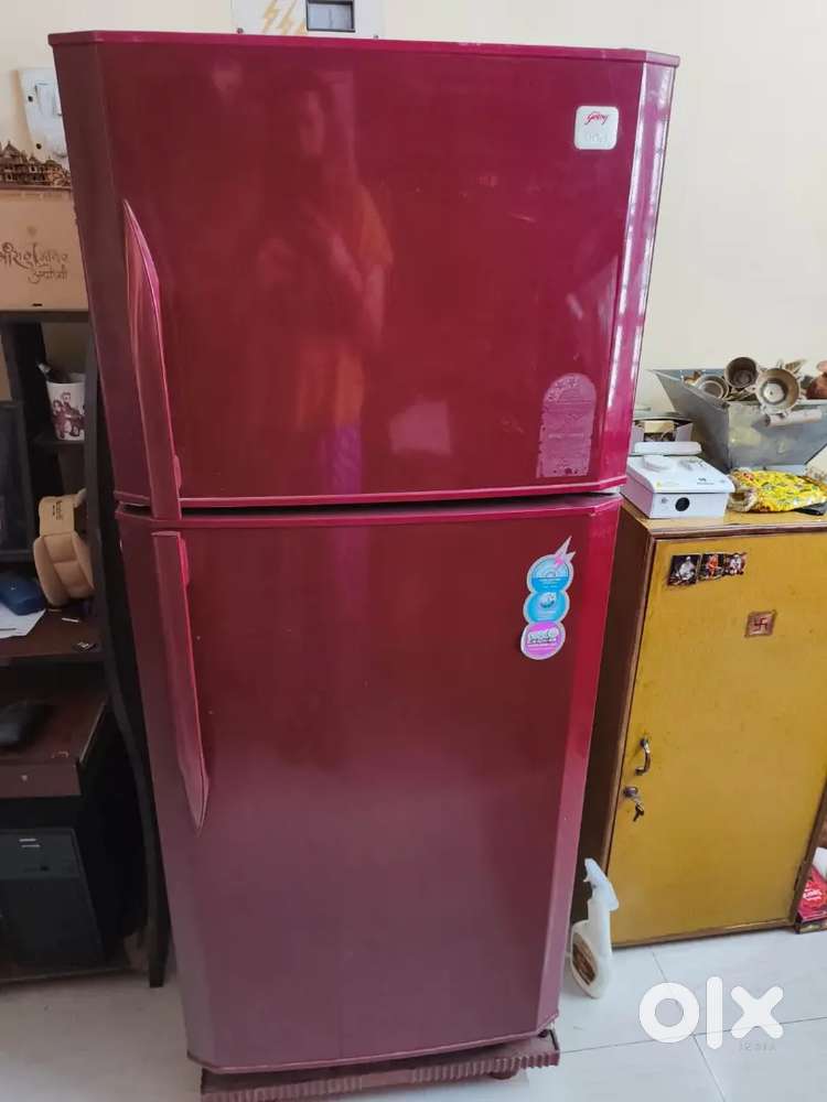 Godrej Eon 3 star fridge 2015 excellent condition and matress