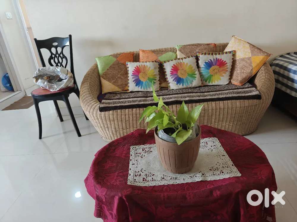 Beutiful furnished 2 bhk near checkpost on road flat