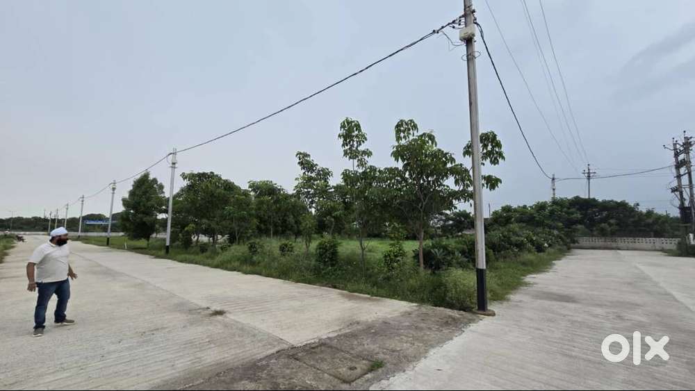 diverted plot available at nehru nagar in prime location