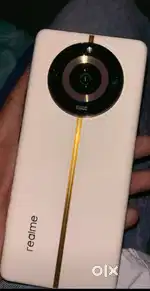 Mobile is in very good condition