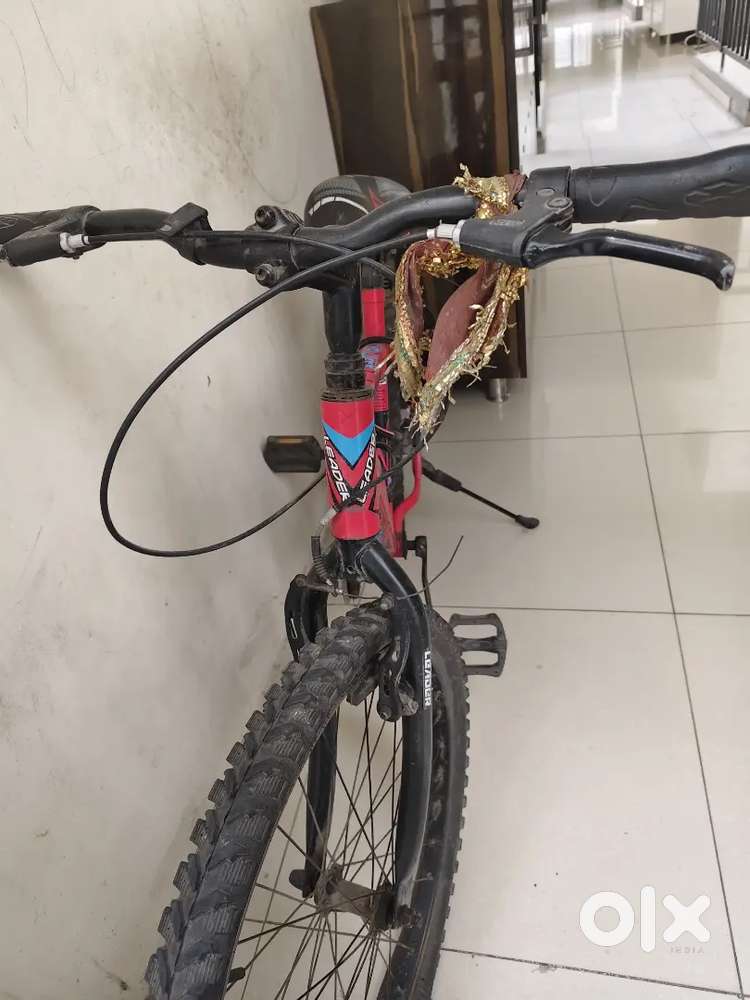 Very Good condition -Leader Top Brand