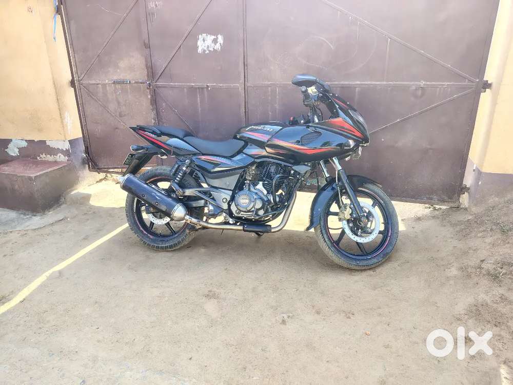 Bajaj Pulsar F 220