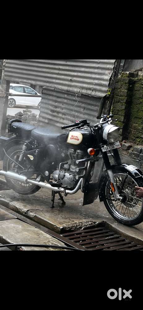 bullet classic 350 black , new condition