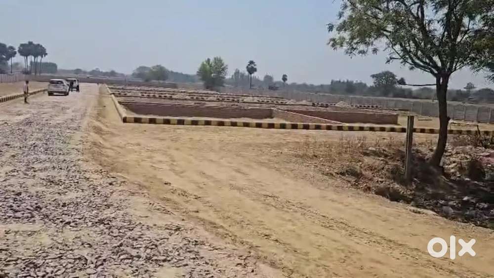 Plot hi plot Sultanpur raod pe