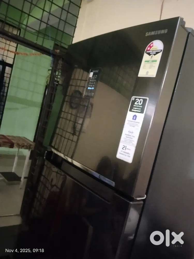 Samsung fridge (376 litres)