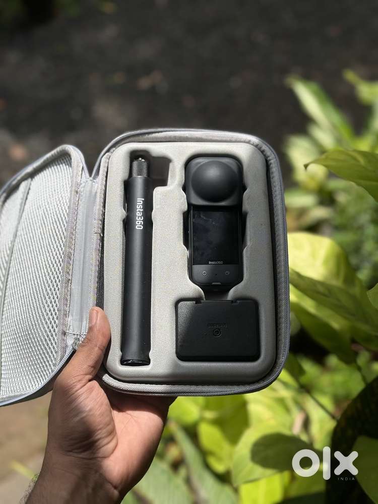 Insta 360 Travel Bundle pack