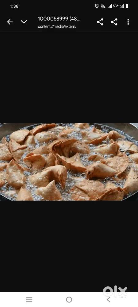 Samosa kachori banane wala karigar chahiye...