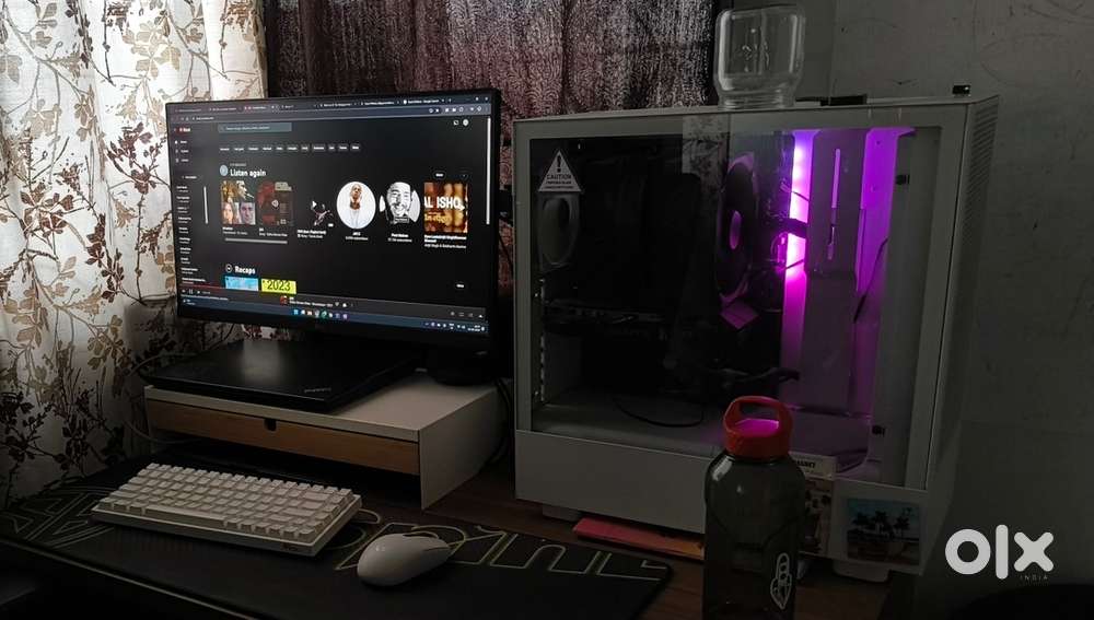 Gaming computer with monitor and mic