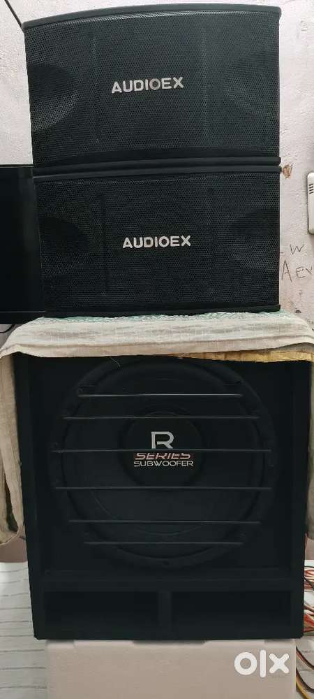 12carbon series subwoofer with punch box