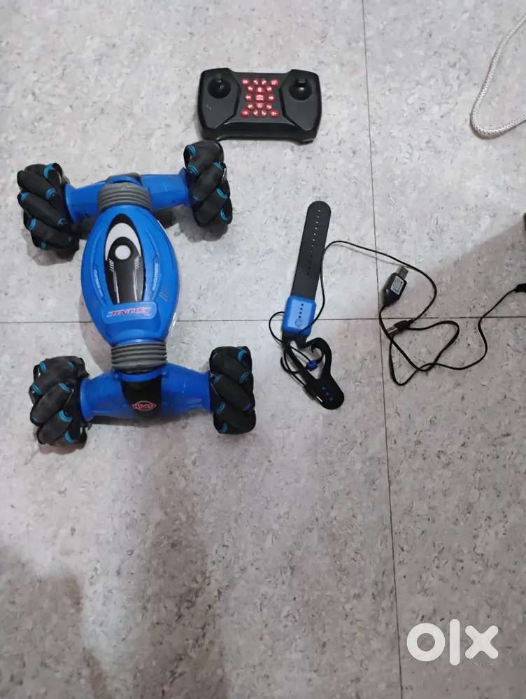Hand gesture car with RGB light