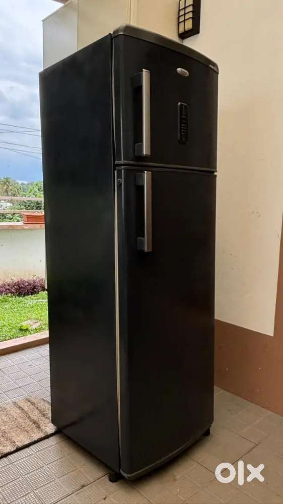 Whirlpool 285L Refridgerator