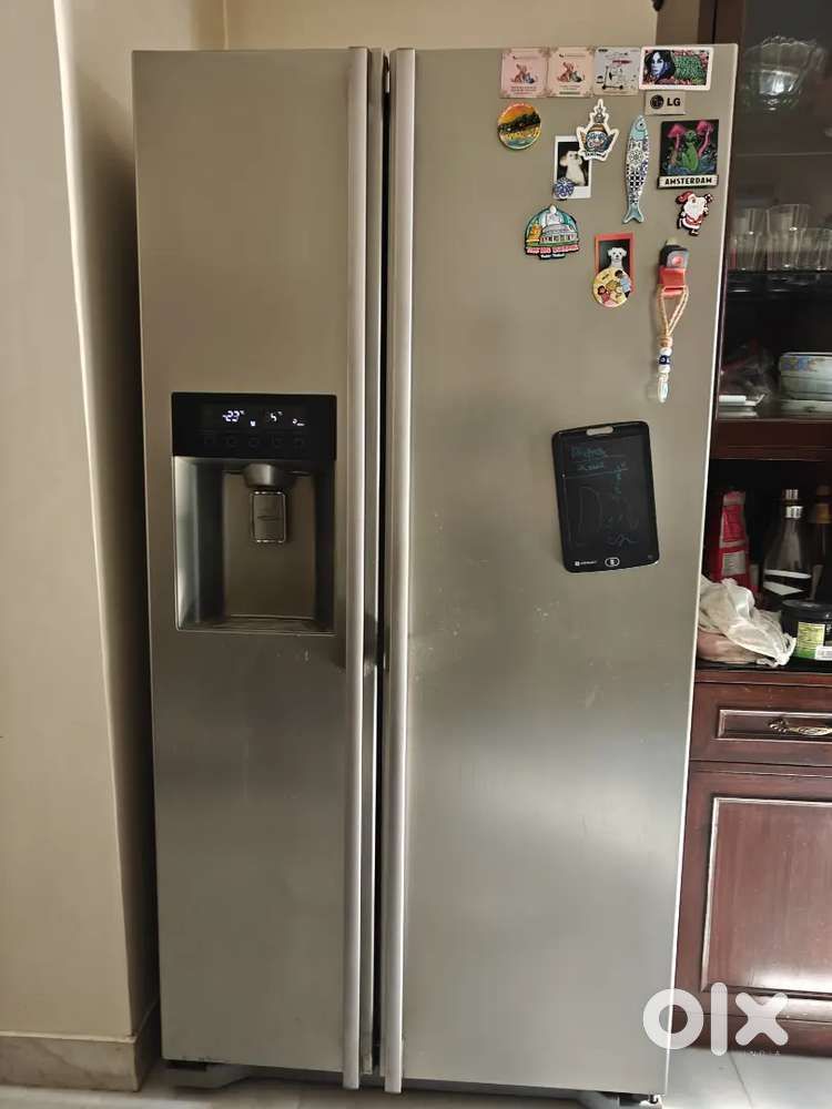 LG 567 liter side-by-side refrigerator