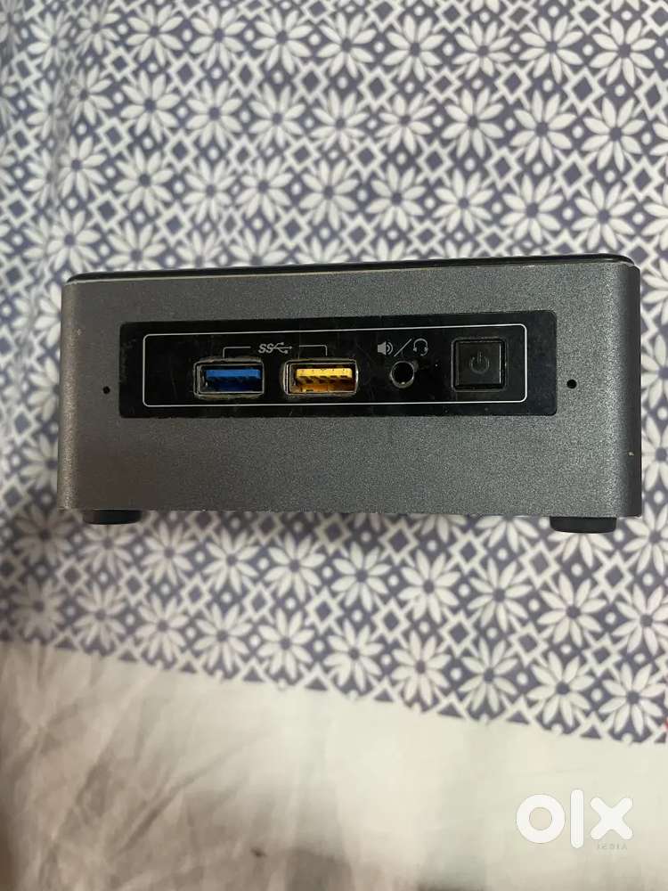 Intel NUC NUC7i7BNH Desktop Computer Core i7 IN Mint Condition