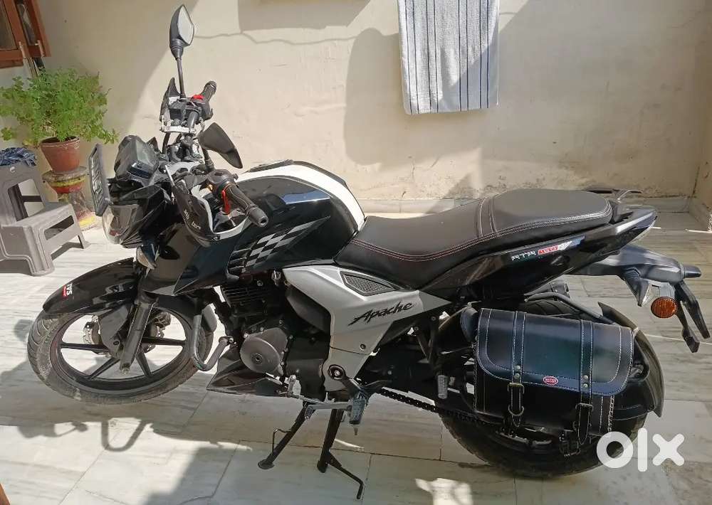 Motorcycle tvs apache rtr 160 4v
