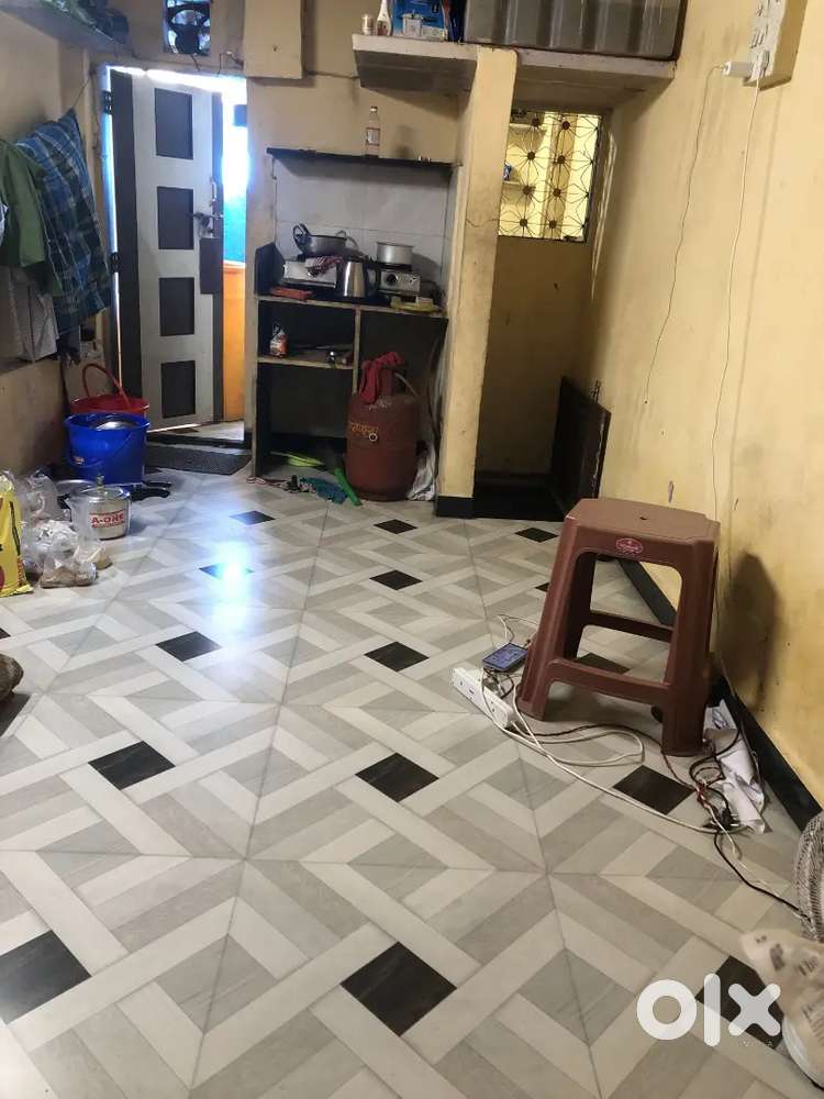 Sharingroom available 5 mintwalking from ghatkoper  METRO&rail STATION