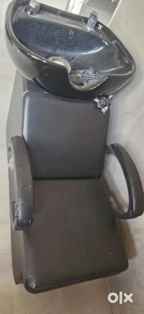 Shampoo station chair 1