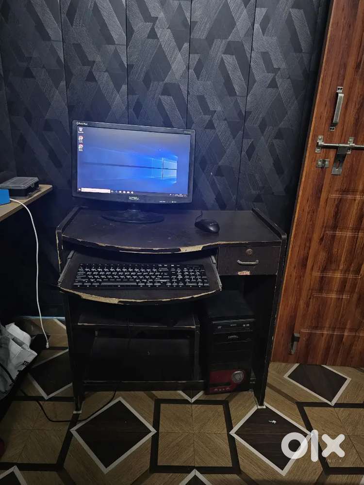 Customized PC  Windows 8  MS Office  with Table
