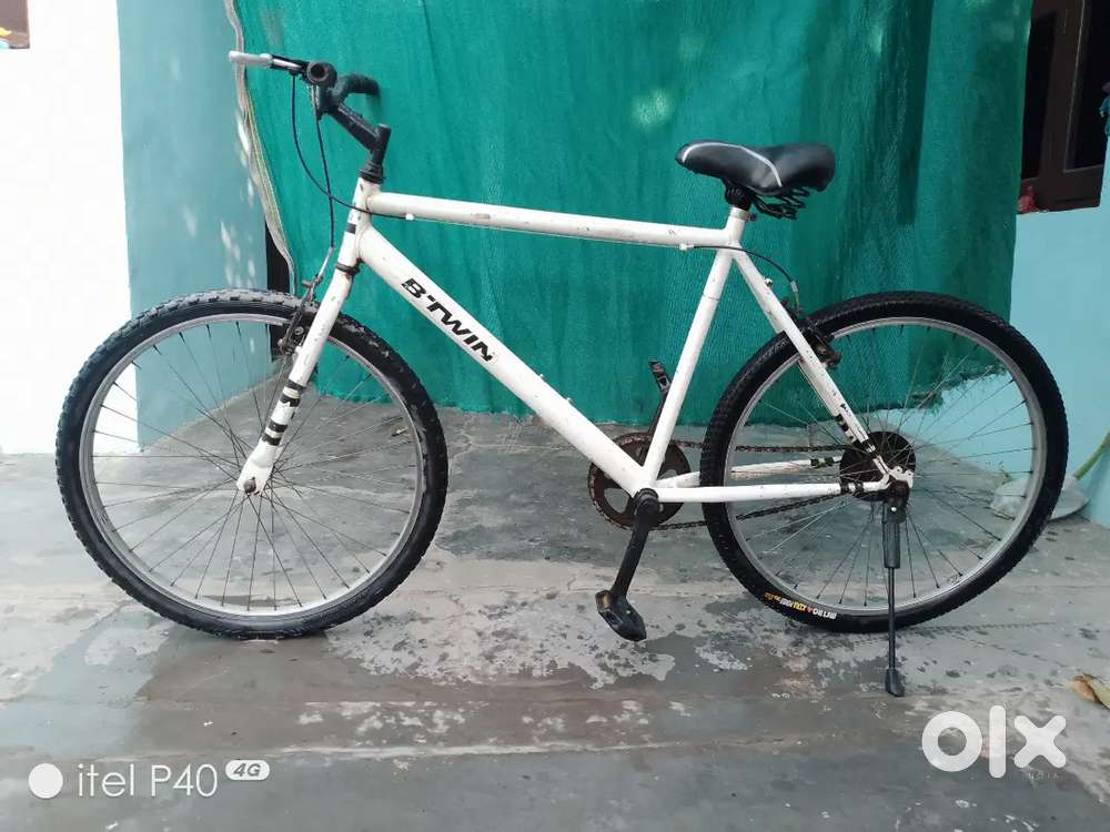 Sail B-Twin Bicycle.