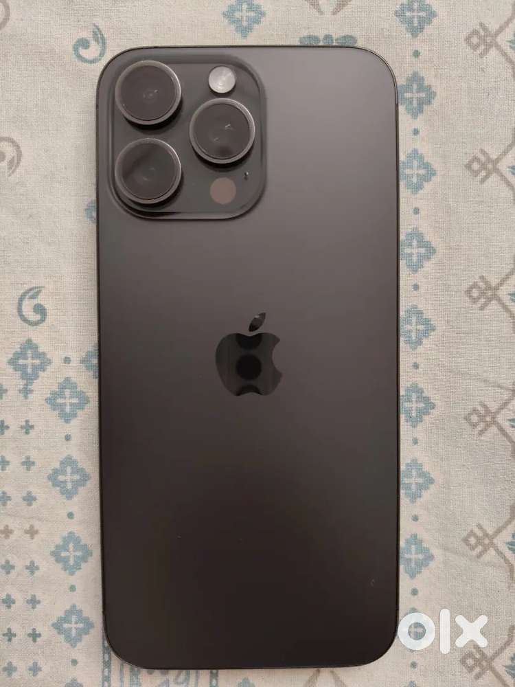 Apple iPhone 15 Pro Max (256GB, Titanium Black)