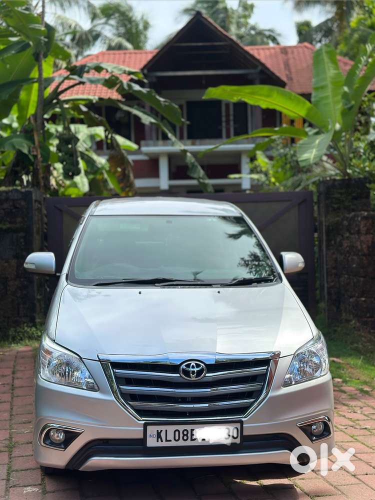 Showroom condition innova Fully loaded