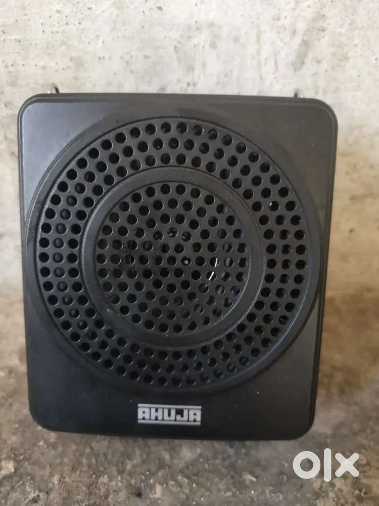 Ahuja small speaker