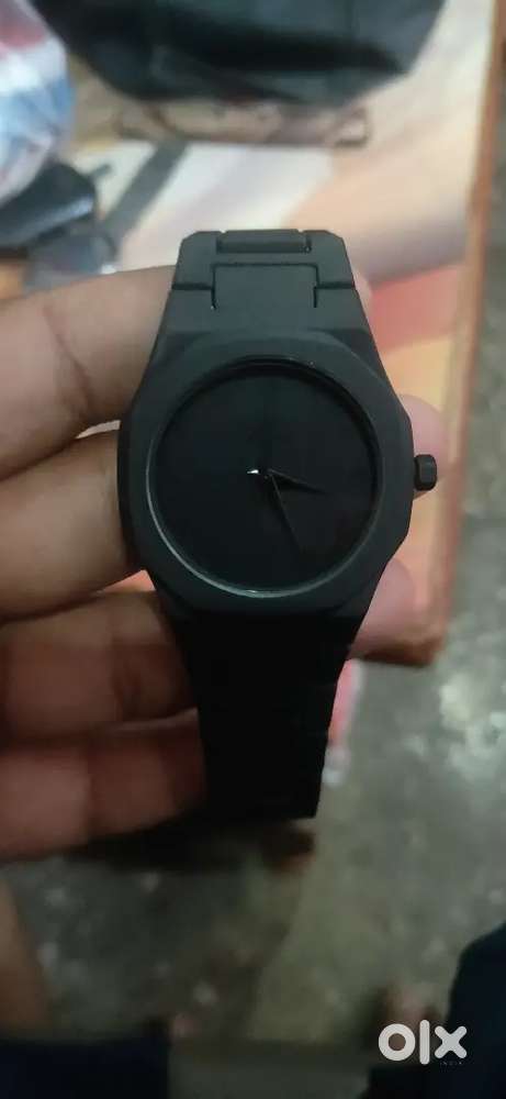 Black aura watch