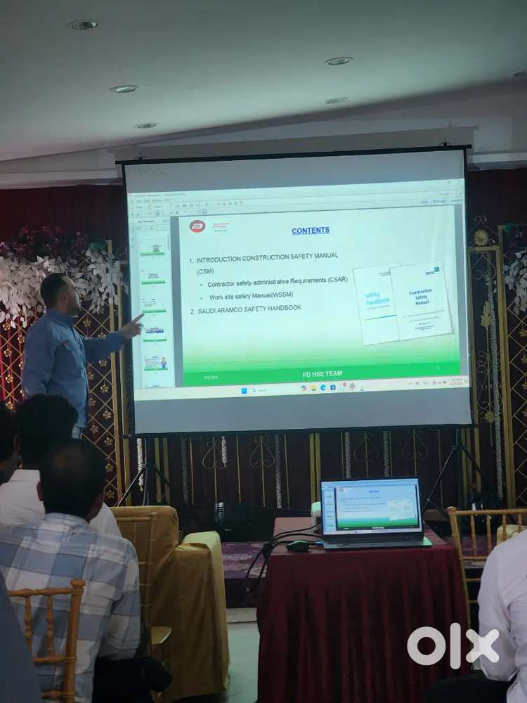 Projector screen rental