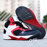 SHOES/SNEAKERS