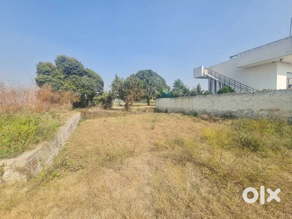 250 Gaj plot on Karnal-Pehowa highway location at Pundrak Turn.