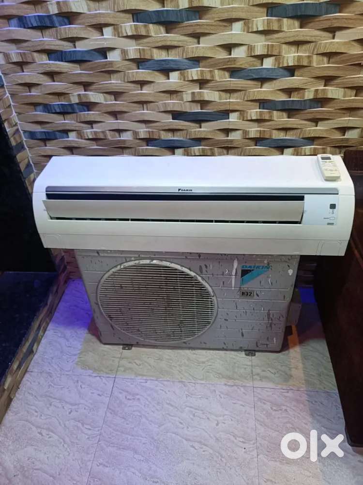 Daikin AC 1.5 ton Working Condition
