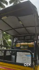 പെട്ടി വണ്ടിയിൽ മീൻ കച്ചവടം