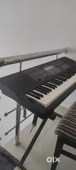 CASIO ctx-870 piano/ keyboard with stand