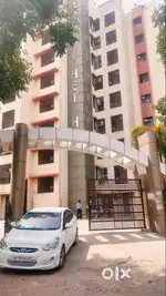 sell my beautifull 2bhk flat in shivpur in 63 lakh only.