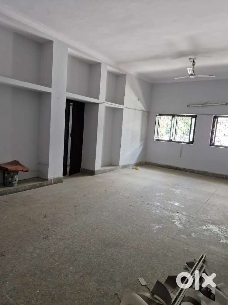 OFFICE AND GODOWN FOR RENT IN HAZARATGANJ