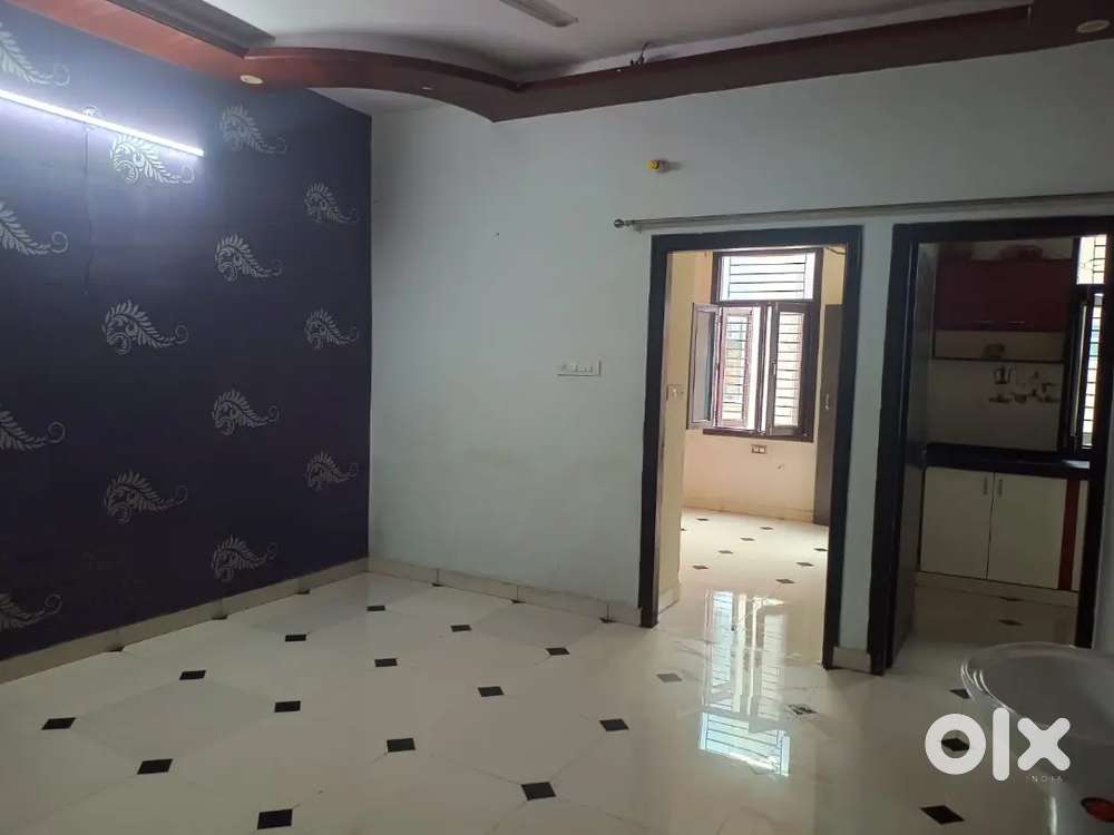 2 bhk flat available for family