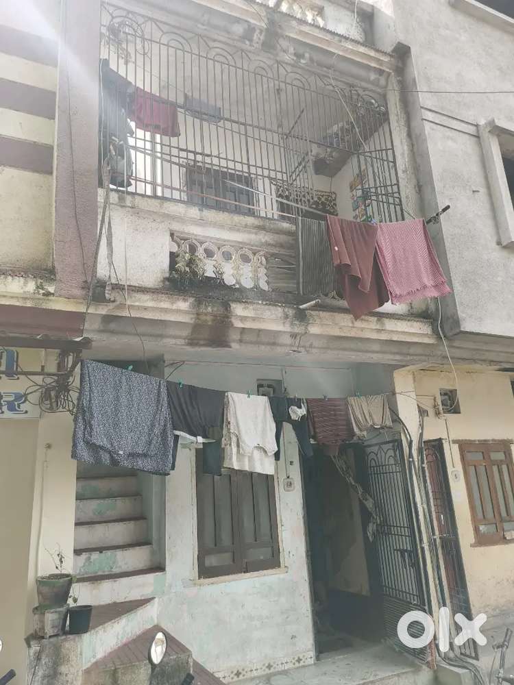 House selling in Gokul park Utran