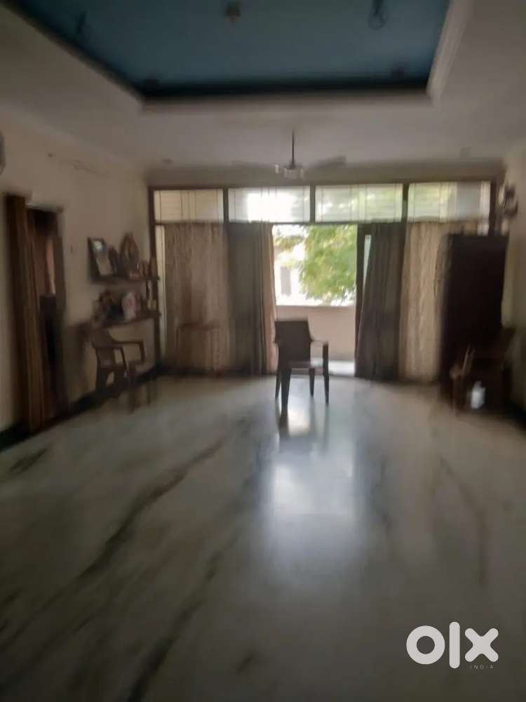 Appartment in krishna nagar