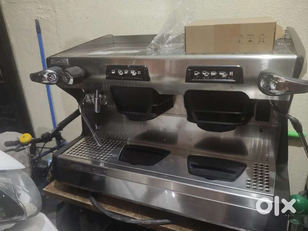 Coffee machine, grinder and ice cube machine